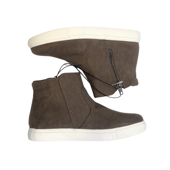 IZOD Mila Black Suede Leather Memory Foam Boots in Grey - NEW - Picture 4 of 6